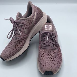 NWOT Nike Zoom Pegasus 35